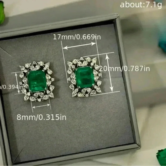 Emerald Green and Silver Statement Earrings - Picture 2 of 2